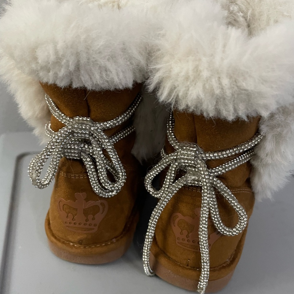 Juicy Couture Brown and Cream Girls Boots Size 12 1/2 - Picture 4 of 4